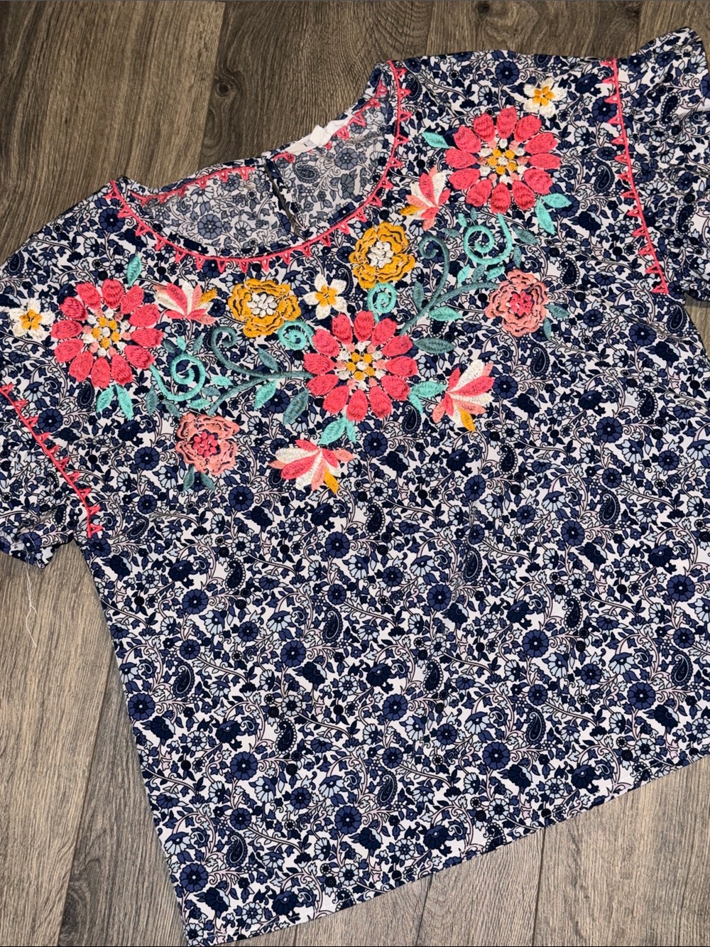 THML Blue and White Floral Short-Sleeve Blouse